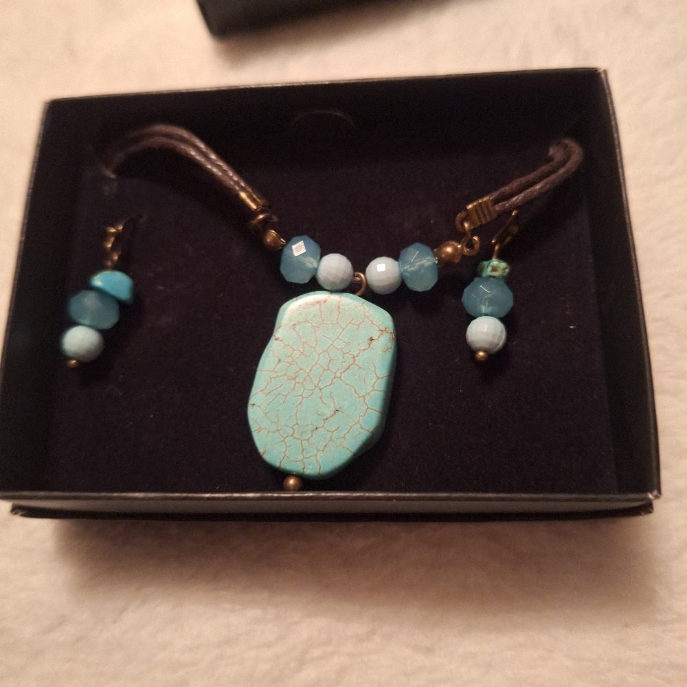 Avon Natural Elements Necklace And Earrong Gift Set NWOT Vintage